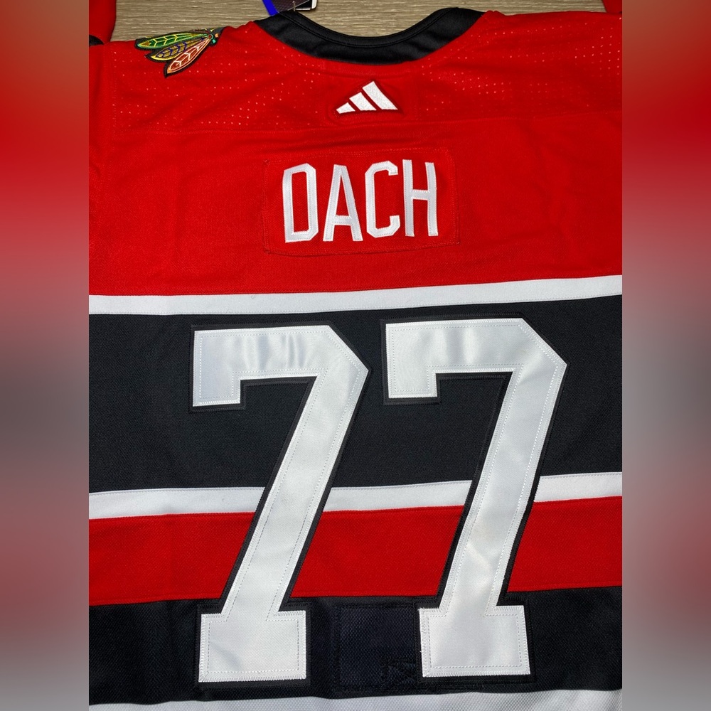 Authentic Adidas Chicago‎ Blackhawks Kirby Dach #77 NHL Jersey Men's Size XL 54 - Picture 12 of 15